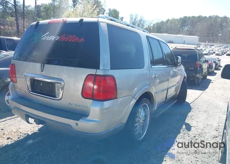 2004 Lincoln Navigator z USA, uszkodzony, nr VIN 5LMFU28R74LJ34613
